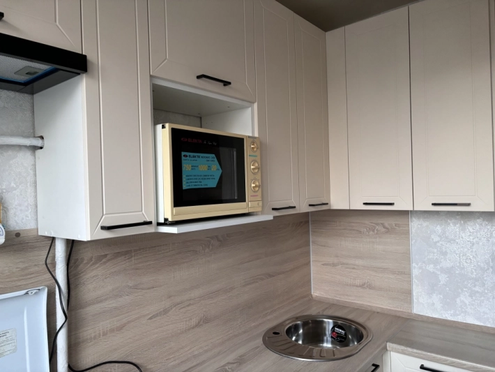 Кухня Вектор в цвете Магнолия в комбинации с Дубом Сонома