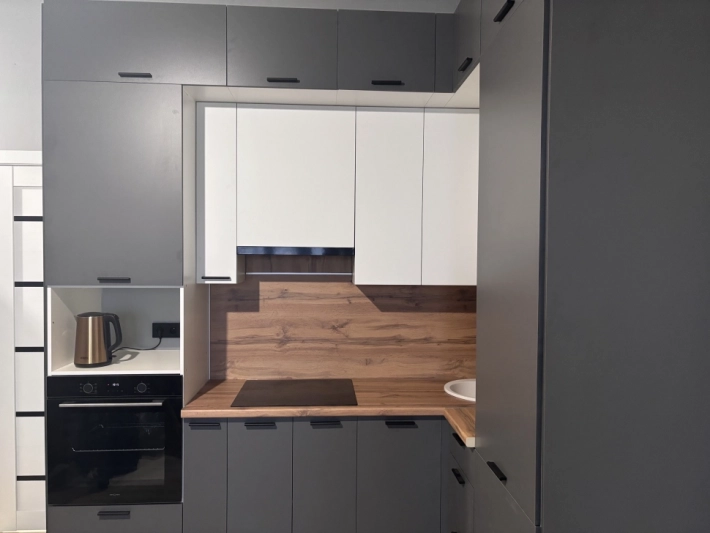 Кухня в два верхних яруса серий Модус Графит серый и Модерн NEW Бланж