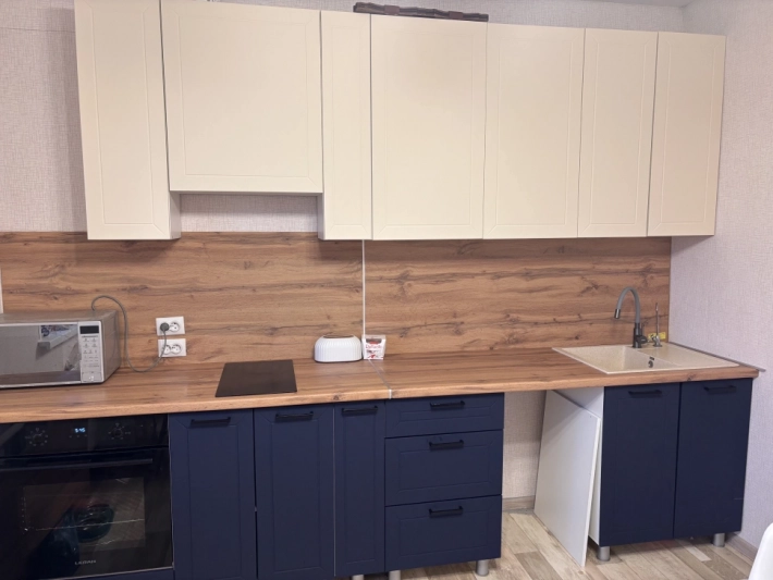 Кухня Вектор в цвете Магнолия и Океания в комбинации с Дуб Вотан