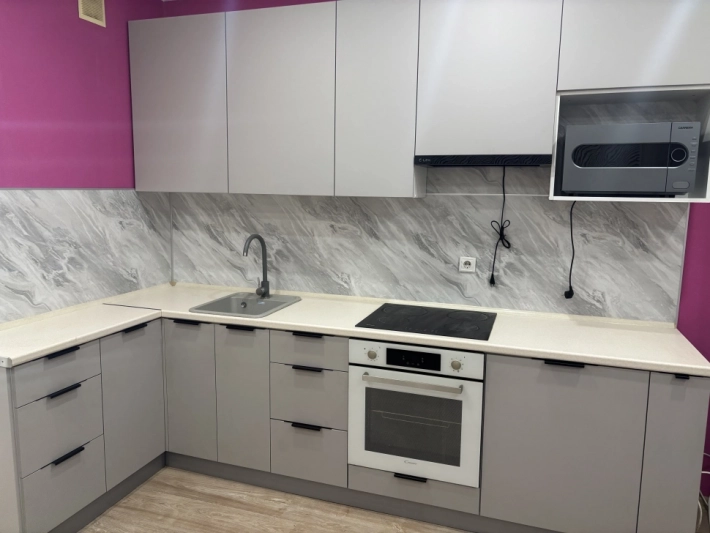 Кухня Модерн New в цвете НЕО в сочетании с семолина бежевой и этория