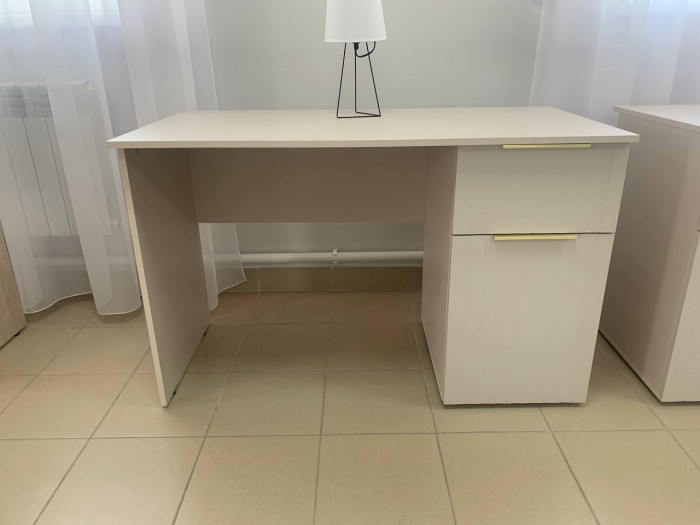 Стол письменный правый Тефия