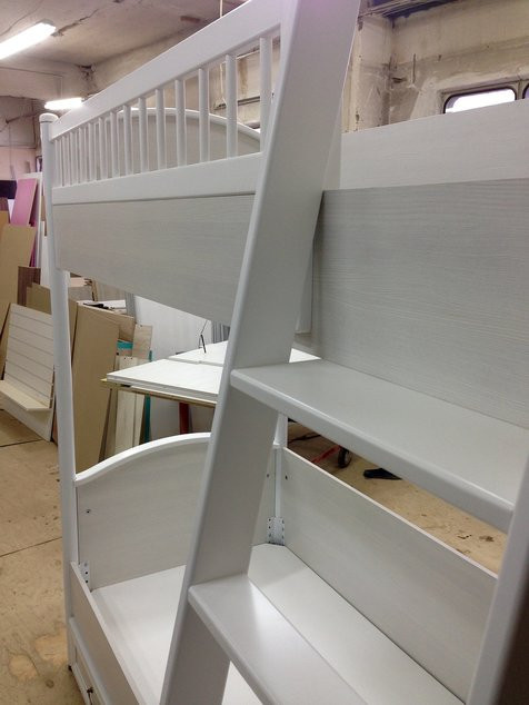 Кровать 2-х ярусная универсальная с лесенкой и ящиком Классика