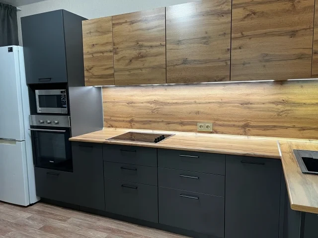 Кухонный гарнитур угловой Дели 3200х1400 (стол. 26 мм)