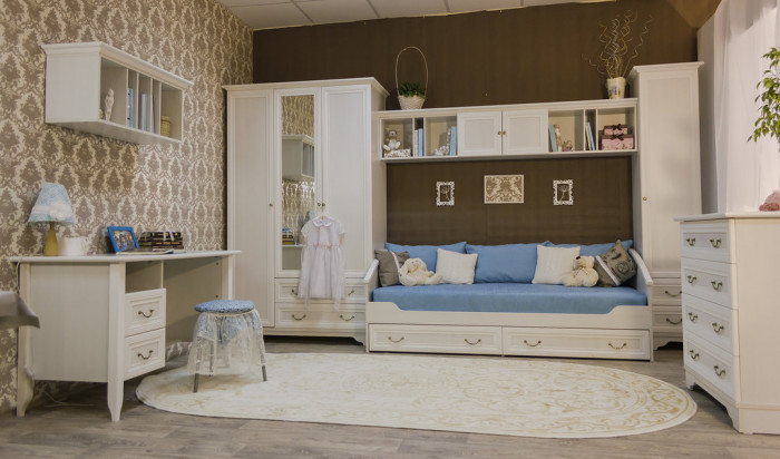 Шкаф 3-х створчатый с зеркалом Классика