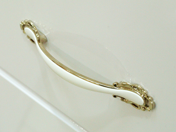 Шкаф-пенал 32 правый Виктория