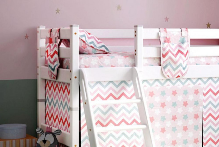 Низкая кровать Соня с наклонной лестницей вариант 12